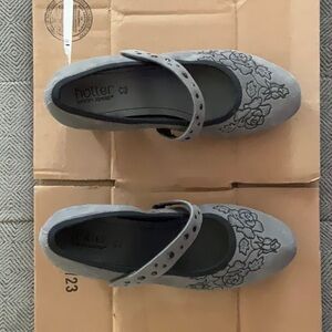 Gorgeous Size 8.5 Hotter Shoes